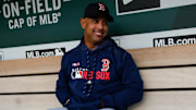 Alex Cora sigue de cerca a los prospectos de los Medias Rojas en Florida