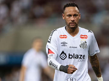 Neymar está em fim de contrato no Santos