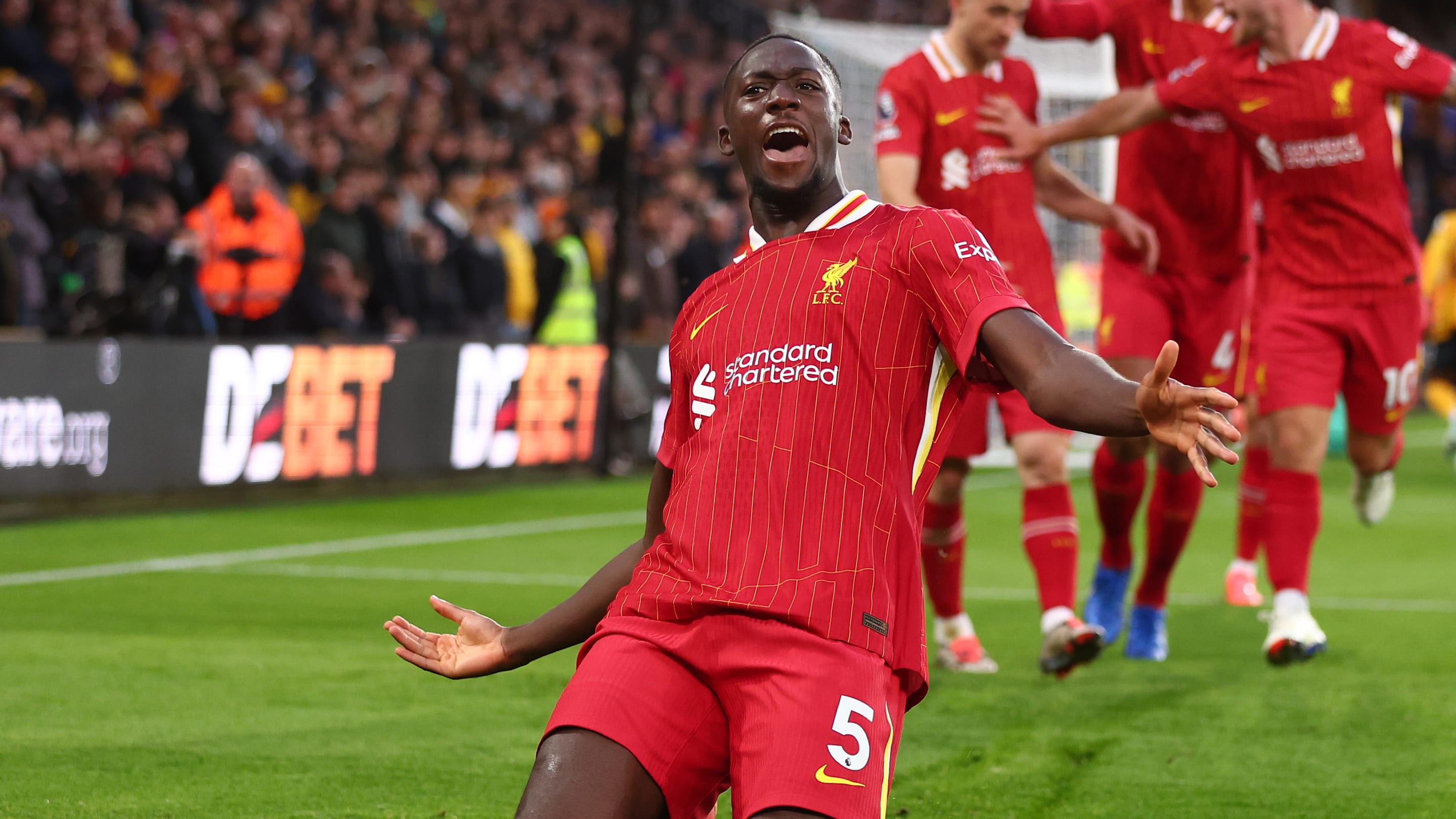 Equipe de France : Le geste incroyable d'Ibrahima Konaté, qui a offert des dizaines de maillots de Liverpool