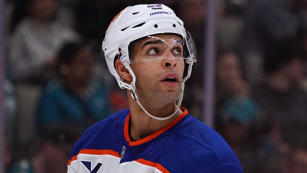 Apr 8, 2026; San Jose, California, USA;  Edmonton Oilers defenseman Darnell Nurse (25) looks up at the scoreboard during a break in the action against the San Jose Sharks during the second period at SAP Center at San Jose. Mandatory Credit: David Gonzales-Imagn Images
