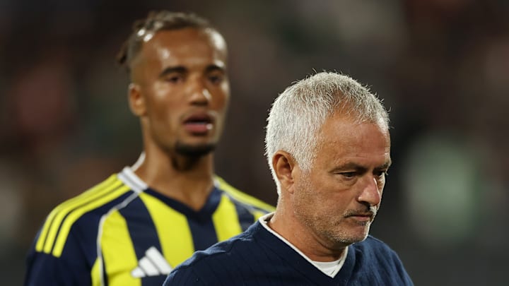 Mourinho rescindió, de mutuo acuerdo, el contrato con el Fenerbahçe