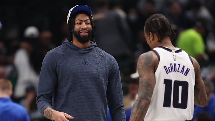 Davis se lesionó en su primer compromiso con Dallas 