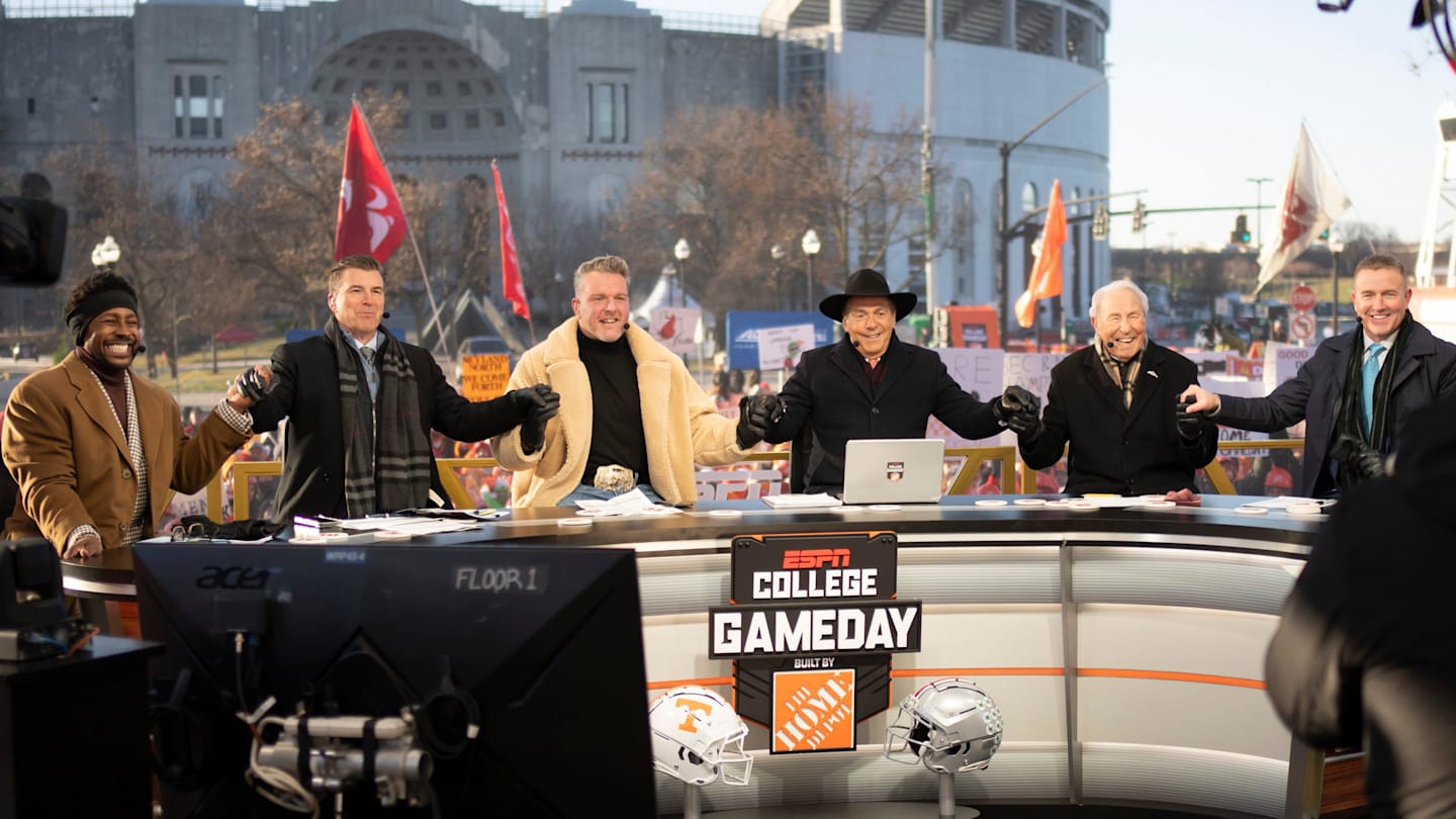 College GameDay Analysts Make Their Picks for Notre Dame vs.