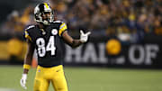 Pittsburgh Steelers wide receiver Antonio Brown gestures at the line of scrimmage against the Los Angeles Chargers during the fourth quarter at Heinz Field. The Chargers won 33-30. 