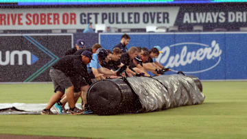  Tampa Bay Rays grounds crew run out to put tarps