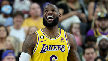 Phoenix Suns v Los Angeles Lakers