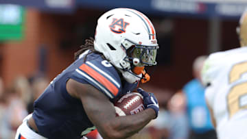 Auburn Tigers running back Damari Alston averaged 5.3 yards per carry in 2024. 