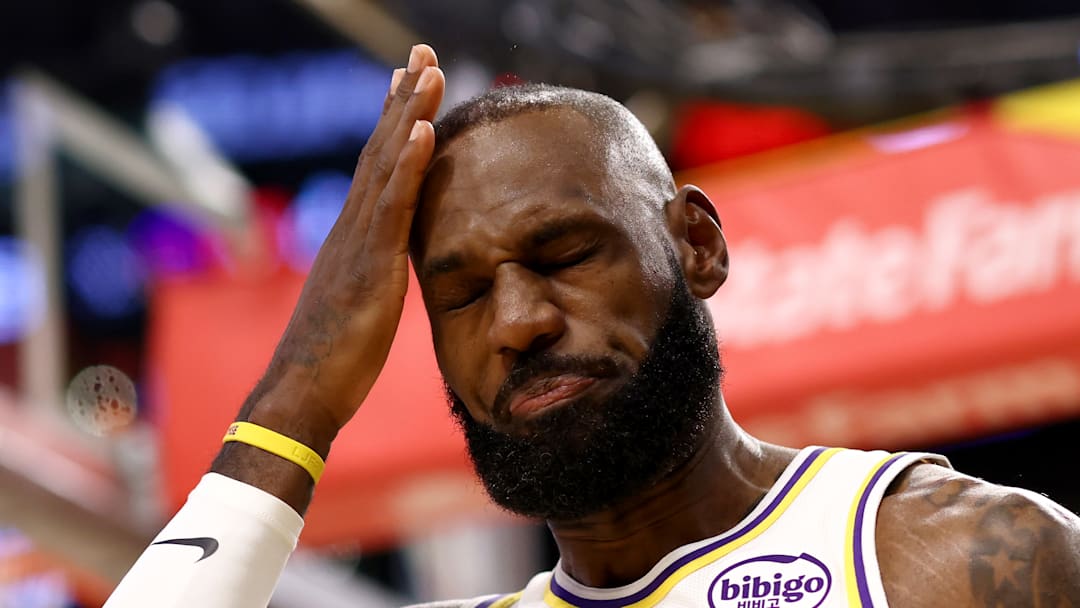 Houston Rockets v Los Angeles Lakers