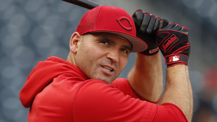 Cincinnati Reds first baseman Joey Votto (19) at the bating cage