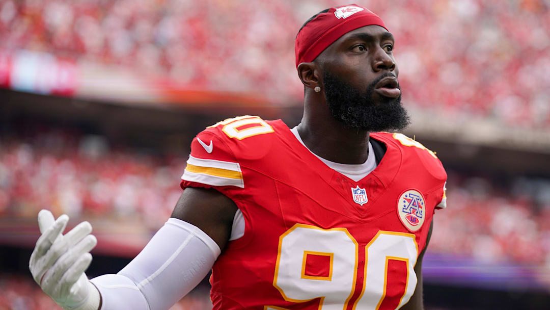 Sep 14, 2025; Kansas City, Missouri, USA; Kansas City Chiefs defensive end Charles Omenihu (90) gestures to fans against the Philadelphia Eagles prior to a game at GEHA Field at Arrowhead Stadium. Mandatory Credit: Denny Medley-Imagn Images Sep 14, 2025; Kansas City, Missouri, USA; Kansas City Chiefs defensive end Charles Omenihu (90) gestures to fans against the Philadelphia Eagles prior to a game at GEHA Field at Arrowhead Stadium. Mandatory Credit: Denny Medley-Imagn Images