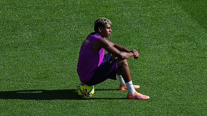 Yamal tem apenas 18 anos de idade Yamal tem apenas 18 anos de idade