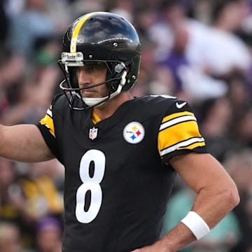 Sep 28, 2025; Dublin, Ireland; Pittsburgh Steelers quarterback Aaron Rodgers (8) gestures after a first down in the second half against the Minnesota Vikings during an NFL International Series game at Croke Park. Mandatory Credit: Kirby Lee-Imagn Images