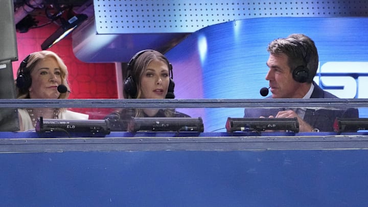 Sharapova topped the International Tennis Hall of Fame's fan vote with the 2025 class to be announced next month. Sharapova topped the International Tennis Hall of Fame's fan vote with the 2025 class to be announced next month.