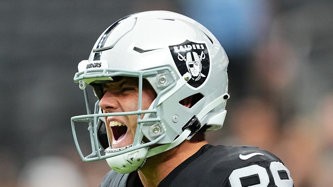 Cleveland Browns v Las Vegas Raiders