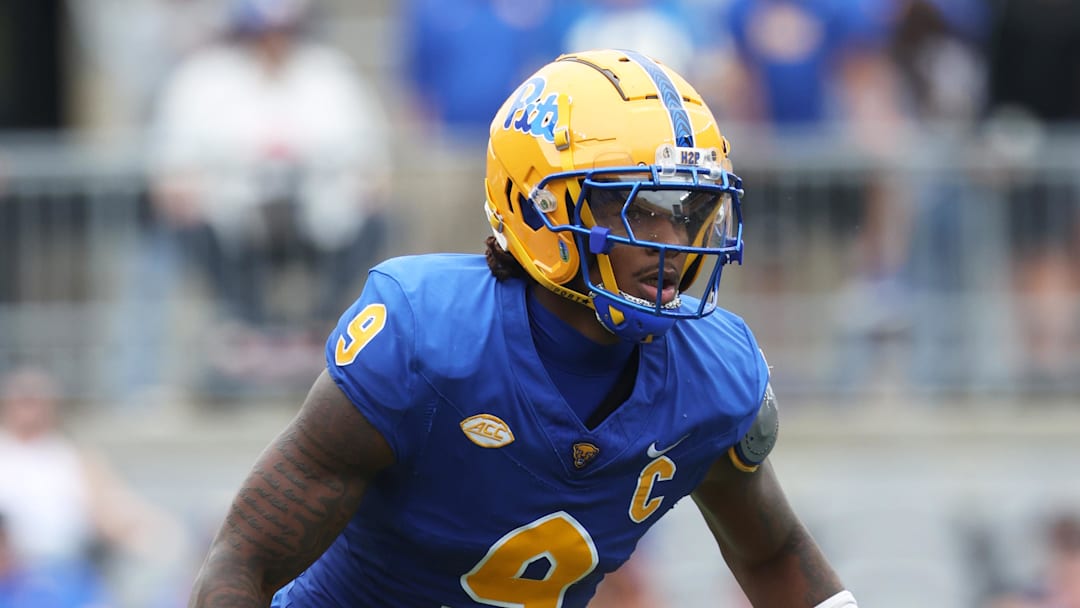 Sep 27, 2025; Pittsburgh, Pennsylvania, USA;  Pittsburgh Panthers linebacker Kyle Louis (9) in action against the Louisville Cardinals during the second quarter at Acrisure Stadium. Mandatory Credit: Charles LeClaire-Imagn Images