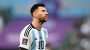 Argentina yang dipimpin Lionel Messi secara mengejutkan kalah 1-2 dari Arab Saudi