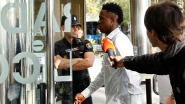 Vini Jr. compareceu ao tribunal da Plaza de Castilla, em Madri, para participar da audiência que aconteceu em Valencia