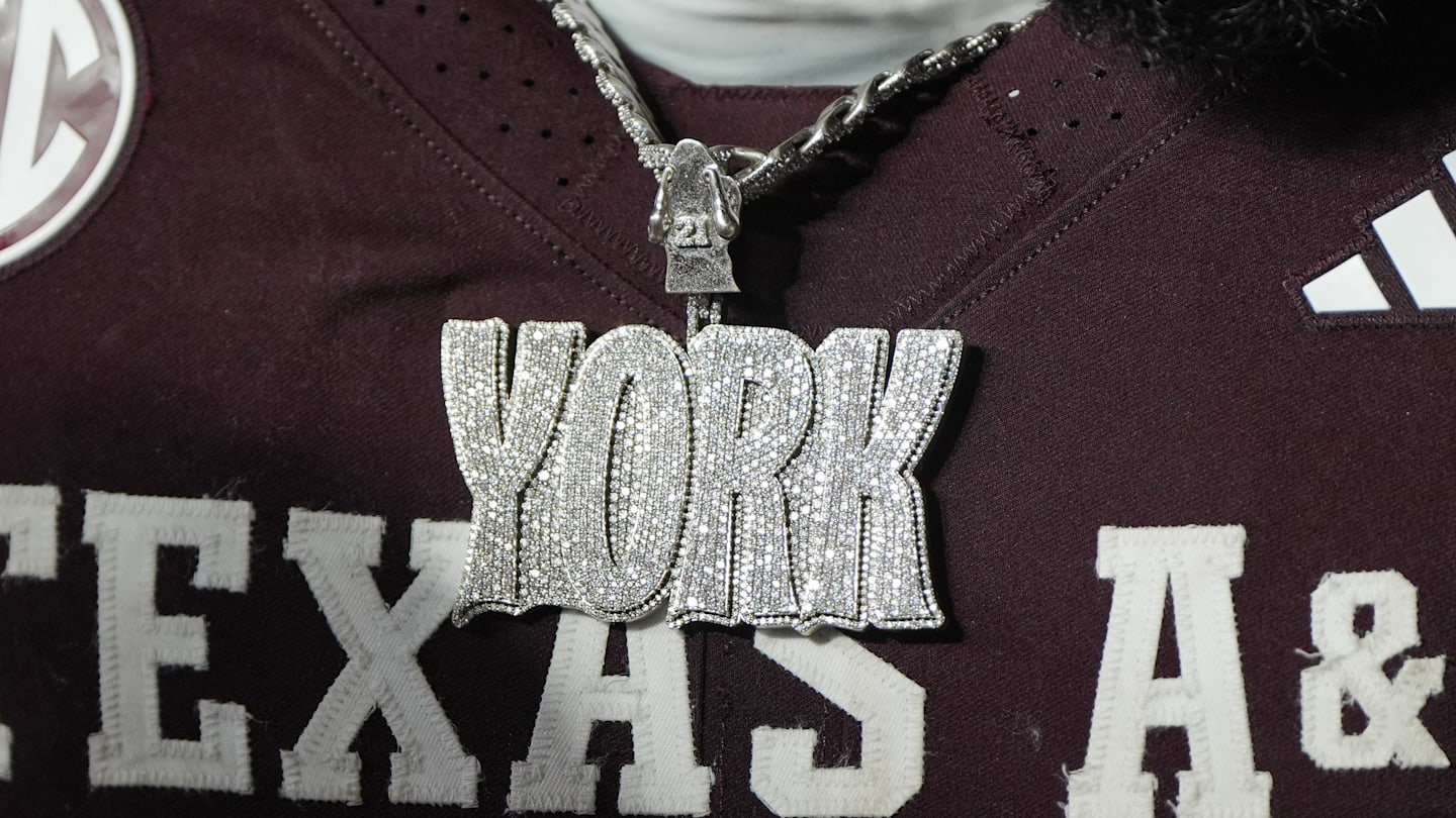Texas A&M Linebacker Taurean York Discouraged After Rivalry Loss