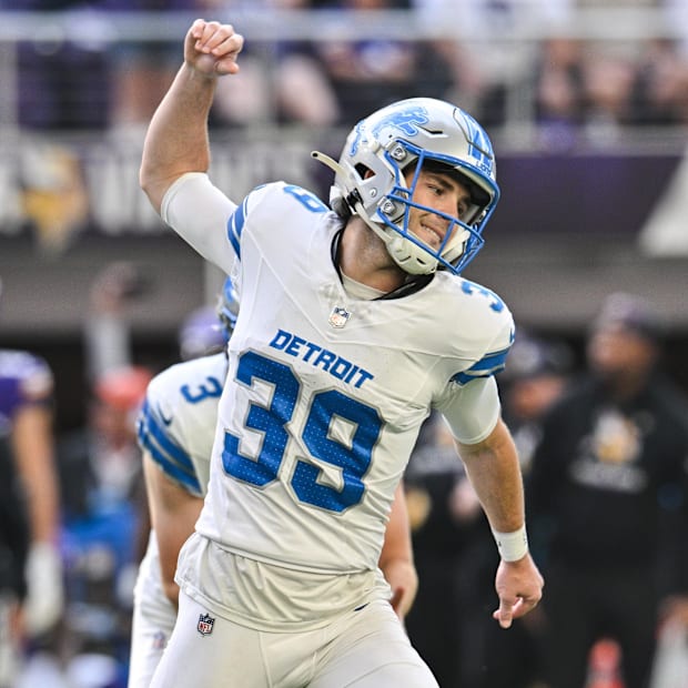 Detroit Lions kicker Jake Bates
