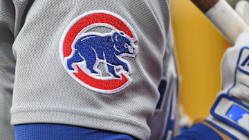 Chicago Cubs logo on the jersey of third base Matt Shaw (6) 
