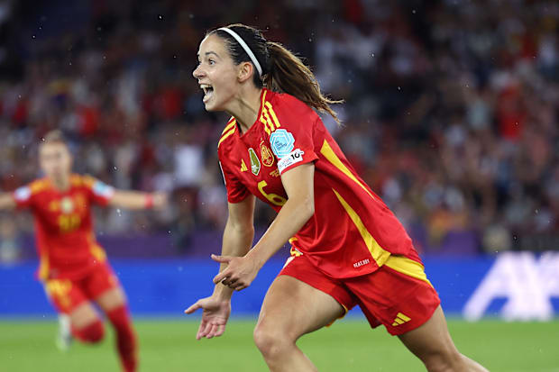 Aitana Bonmatí celebrating for Spain.