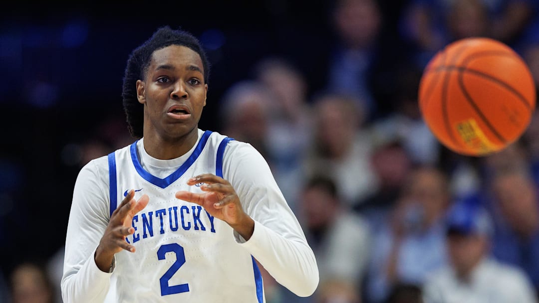 Kentucky Wildcats guard Jasper Johnson (2) grabs a pass during the first half against the Vanderbilt Commodores at Rupp Arena at Central Bank Center. 