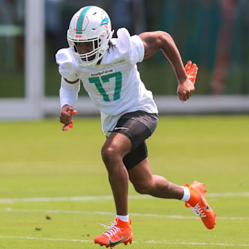 Miami Dolphins wide receiver Jaylen Waddle (17) practices during mandatory minicamp at Hard Rock Stadium.