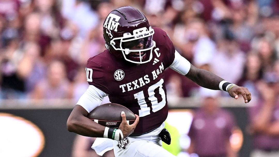 Texas A&M Aggies quarterback Marcel Reed (10) runs the ball during the first quarter against the Missouri State Bears at Kyle Field. 