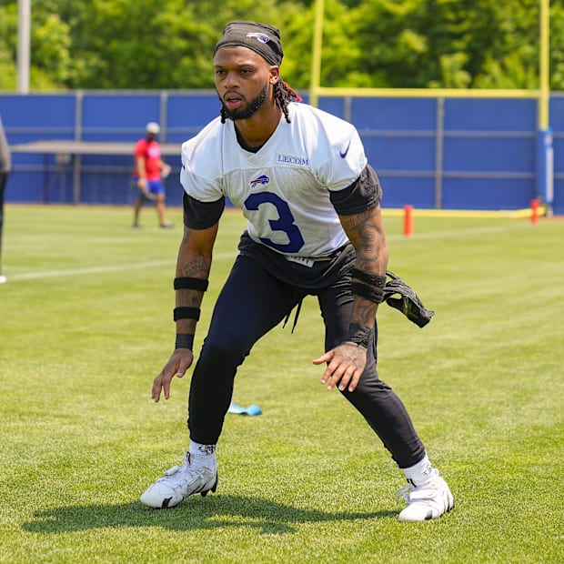 Damar Hamlin (3) works out