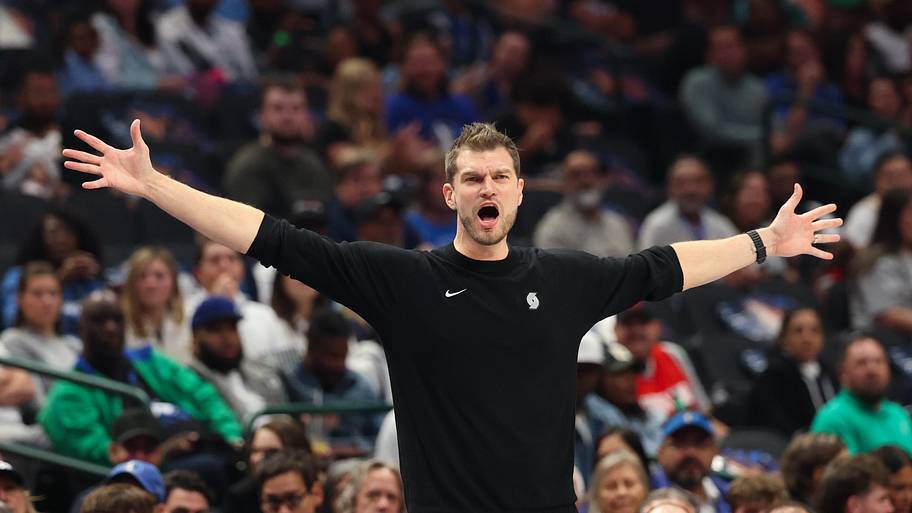 Portland Trail Blazers head coach Tiago Splitter reacts during the game against the Dallas Mavericks.
