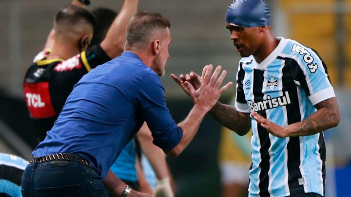 Camisa 10 sofreu uma lesão muscular na coxa Camisa 10 sofreu uma lesão muscular na coxa