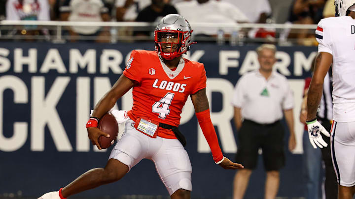 New Mexico quarterback Devon Dampier had a five-touchdown game against the Arizona Wildcats. 