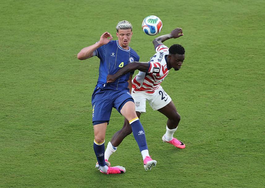 Folarin Balogun stepping on Tarik Muharemovic’s Achilles.