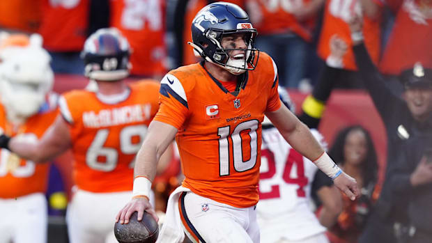 Denver Broncos quarterback Bo Nix (10) celebrates after play during the second half against the New York Giants.