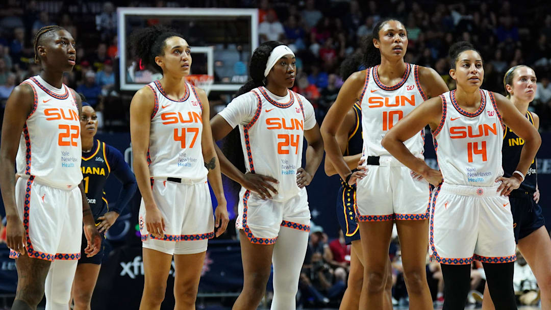 The Connecticut Sun players