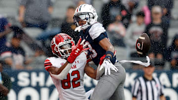 Utah Utes wide receiver Landen King (L) vs. Arizona Wildcats cornerback Tacario Davis (R)