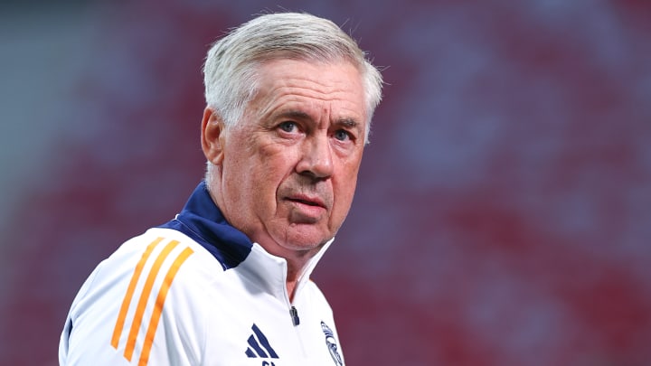 Carlo Ancelotti est l'entraîneur du Real Madrid. Carlo Ancelotti est l'entraîneur du Real Madrid.