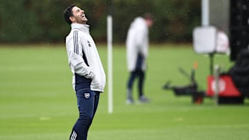 TOPSHOT-FBL-EUR-C1-ARSENAL-TRAINING