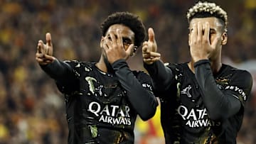 Le PSG est champion de France après sa victoire à Lens (0-2) Le PSG est champion de France après sa victoire à Lens (0-2)