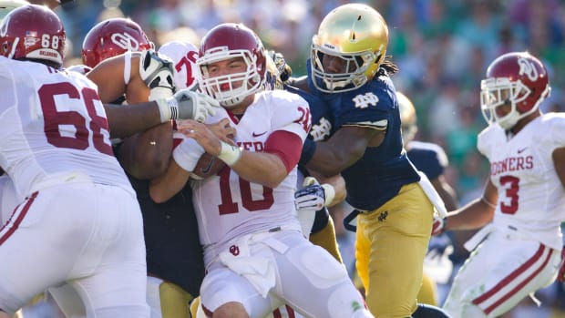 Oklahoma and Notre Dame battle in a 2013 game at Notre Dame Stadium