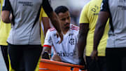 Allan se lesionou no primeiro tempo contra o Vasco