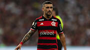 Arrascaeta deve voltar ao XI inicial do Flamengo neste meio de semana.