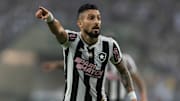 Alex Telles será o substituto de Guilherme Arana