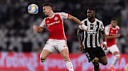 Botafogo enfrenta o Inter com possibilidade de levantar a taça do Brasileirão