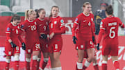 Polen um Ewa Pajor (Nr. 9) ist keine ganz leichte Aufgabe