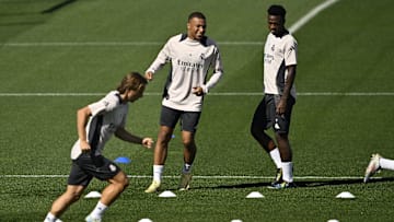Las figuras del Real Madrid entrenando para el partido frente al Stuttgart