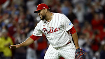 Former Philadelphia Phillies closer Carlos Estevez is predicted to sign with the Chicago Cubs in free agency