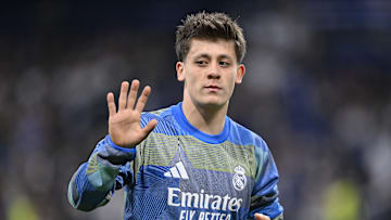 Arda Güler est titulaire sans marquer.