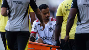 Allan se lesionou no primeiro tempo contra o Vasco
