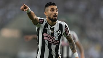 Alex Telles será o substituto de Guilherme Arana
